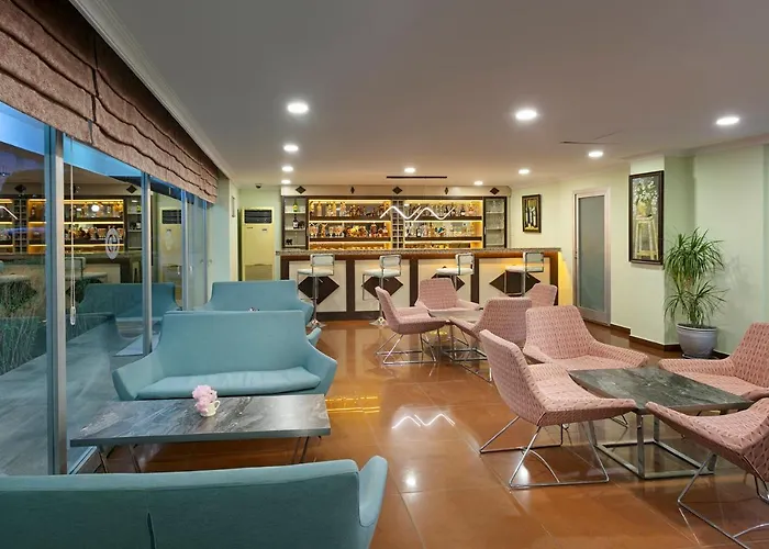Lara Dinc Hotel